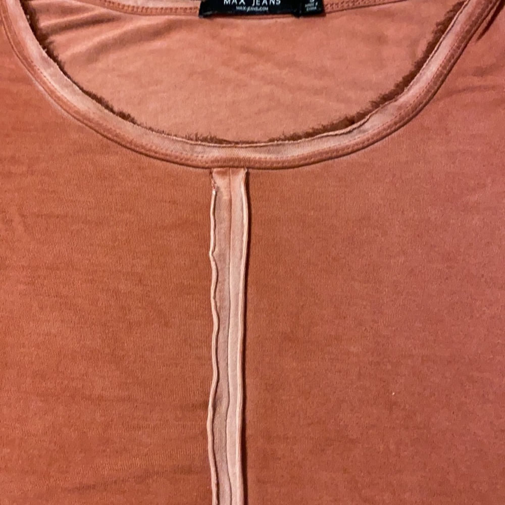 MAX JEANS Rustic raw hem t-shirt - Picture 5 of 10